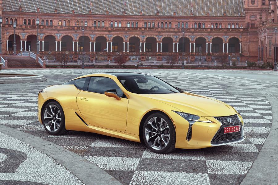  Lexus LC500 2016 года  (EU) (фото 15 из 20)